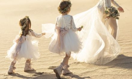 Cómo vestir a tus damitas de honor si celebras tu boda en la playa