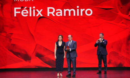 Félix Ramiro recibe el Premio de la Cultura de la Comunidad de Madrid en la categoría de moda