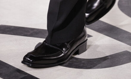 FENDI REDEFINE EL MOCASÍN MASCULINO PARA EL REGRESO A LA OFICINA